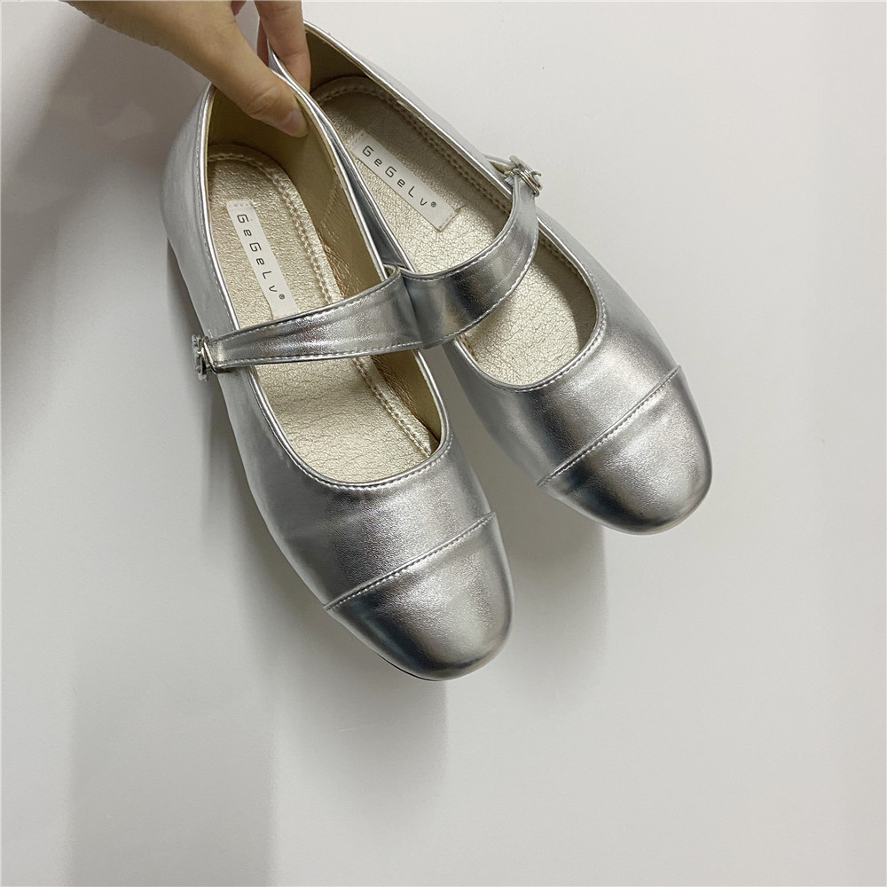 2024秋夏新款设计感小众法式复古玛丽珍平底鞋子女银色乐福单鞋