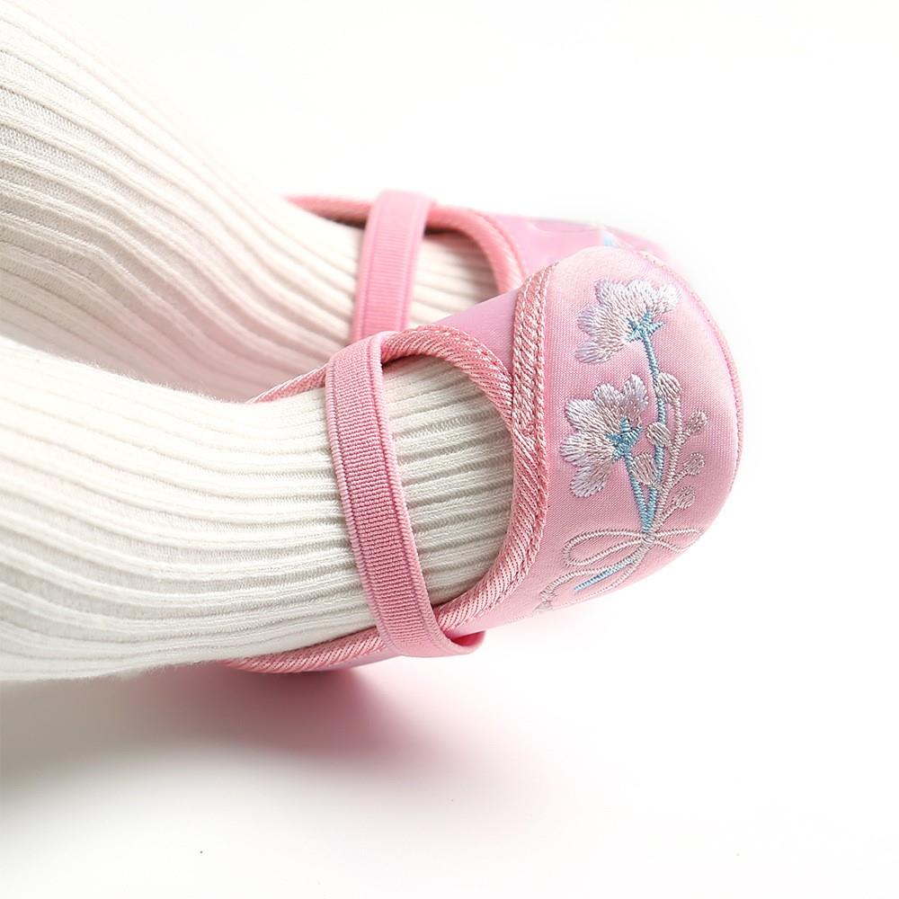 3-6-12个月0-1岁女宝宝鞋婴儿汉服绣花鞋软底胶底布鞋公主学步鞋