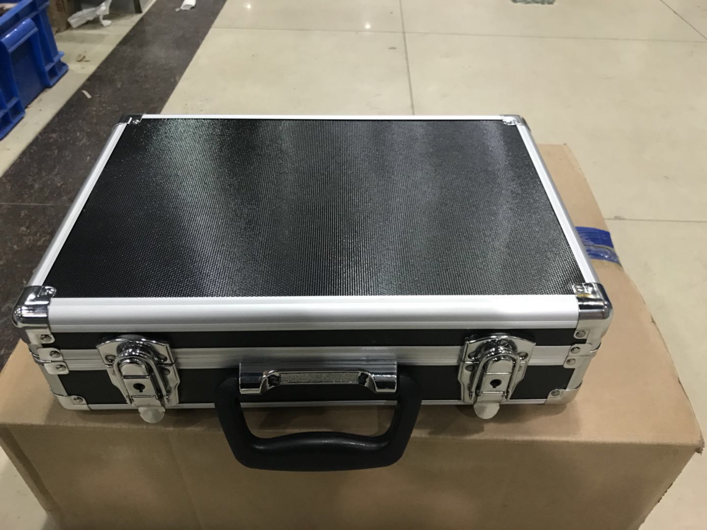 铝合金箱工具箱 家用五金收纳箱子证件箱展示箱 带海棉新G-415