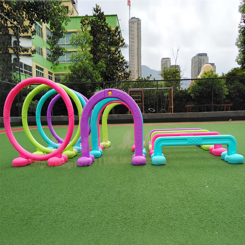 新款幼儿园游戏拱门钻洞 双面立体动物塑料钻圈 儿童室内外玩具