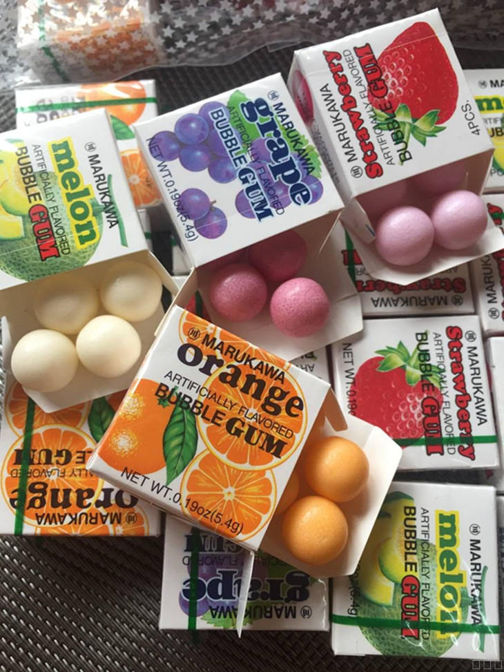 台湾代购买日本丸川彩球泡泡糖草莓葡萄橙子混合水果味童年口香糖