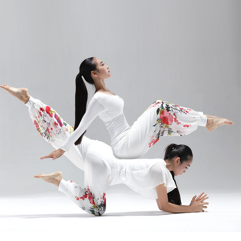 仙气舞韵瑜伽服套装表演女气质飘逸印花灯笼裤白色高级感舞蹈演出