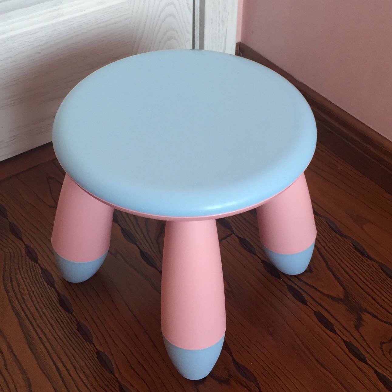 儿童塑料凳子宝宝小板凳浴室凳子换鞋塑料小板凳带防滑